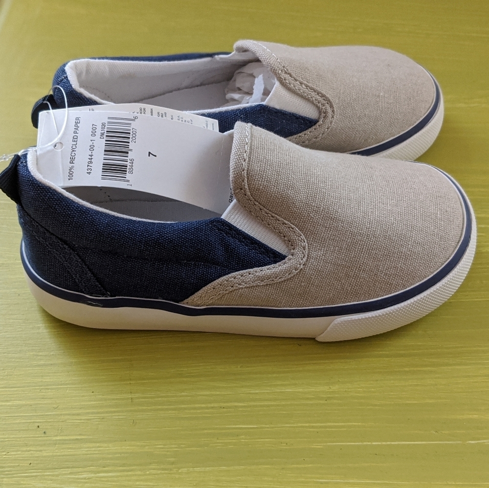 Gap canvas shoes size 7 toddler